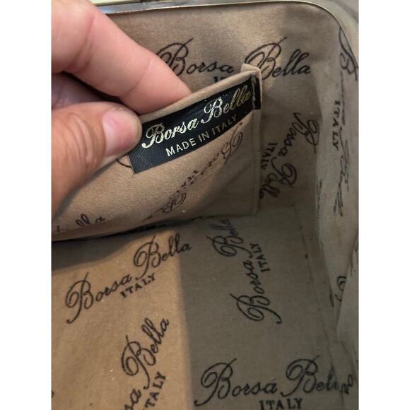 Borsa Bella Women's Cream & Gold Tone Trim Leather Train Box Bag - Picture 11 of 13